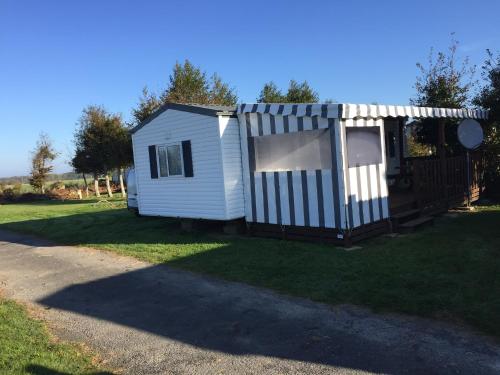 Mobile home camping l’oiseaux blanc