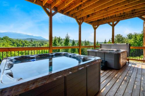 Foxwood Mansion Cabin in Pittman Center, USA