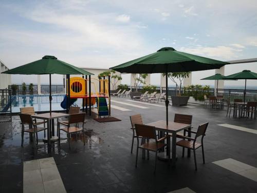 Swimming pool, H Elite Design Hotel       in Kota Bharu