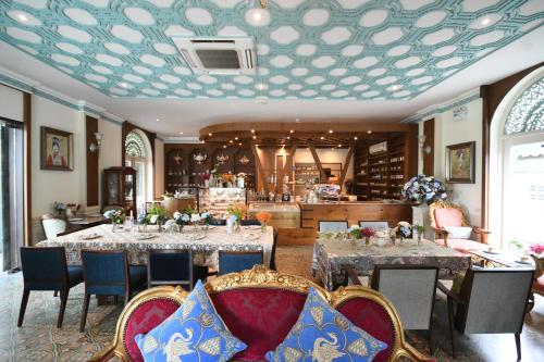 Restaurant, At Pingnakorn Riverside Hotel near Dara Academy