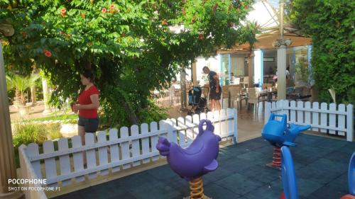 Hotel Shipka Beach - image 4