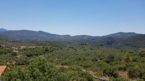  Spacious Retreat (Queen beds) Captivating Mnt View in Sotiriánika