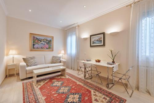 Romance in Rialto - your house to stay together, Venice