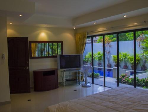 Yacht Club Luxury Villas In Na Jomtien Thailand Reviews - 