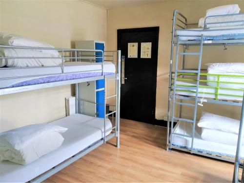 Habitación compartida, mixta, 8 personas