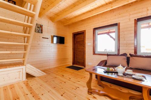 2 bedrooms, 5 beds