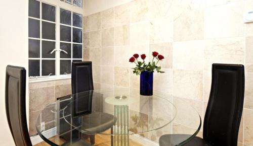 London Central Apartments - image 4