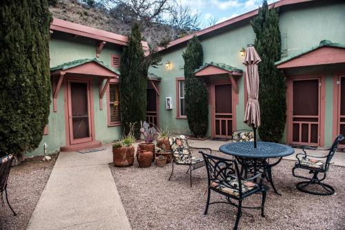 . Jonquil Motel
