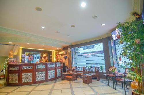 . RedDoorz near Tugu Naga Singkawang