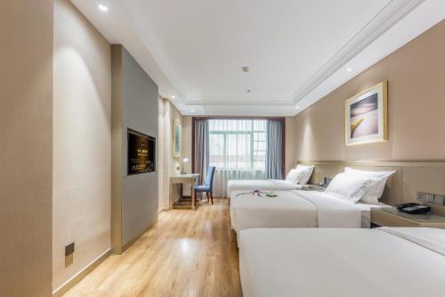 3 twin beds
