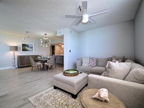 Madeira Towers 802 Renovated Madeira Towers Beachfront 2 Bedroom 2 Bathroom Condo 23143 - image 4