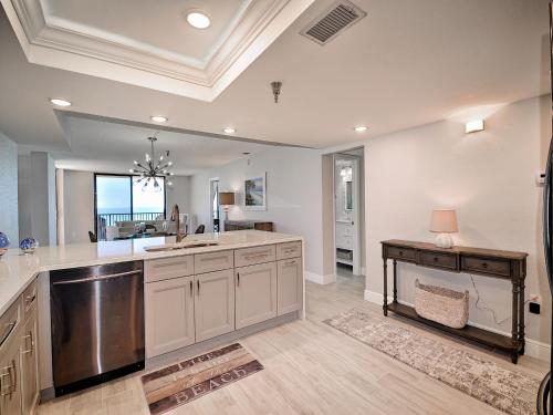 Madeira Towers 802 Renovated Madeira Towers Beachfront 2 Bedroom 2 Bathroom Condo 23143 in Madeira Beach