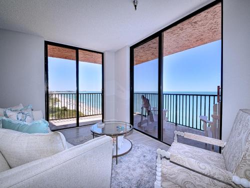 Madeira Towers 802 Renovated Madeira Towers Beachfront 2 Bedroom 2 Bathroom Condo 23143 in Madeira Beach