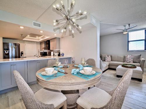 Madeira Towers 802 Renovated Madeira Towers Beachfront 2 Bedroom 2 Bathroom Condo 23143 in Madeira Beach