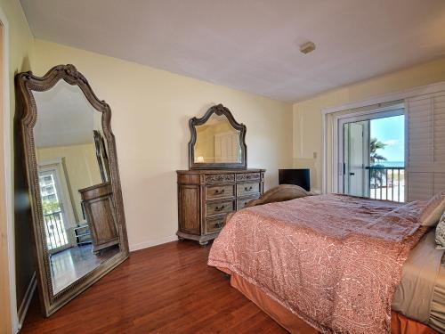 Mont Martre Condo 216 Beachfront 2 bedroom 2 bath at Mont Martre Condos 23117 - image 6