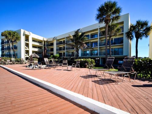 Mont Martre Condo 216 Beachfront 2 bedroom 2 bath at Mont Martre Condos 23117 in Belleair Beach (Florida)