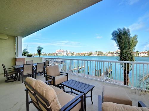 Sandpiper's Cove 203 Luxury Waterfront 3 Bedroom 2 Bath Condo 23130