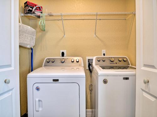 Sandpipers Cove 303 Waterfront 3 Bedroom 2 Bathroom - Sandpipers Cove 23146 in Clearwater Beach, USA