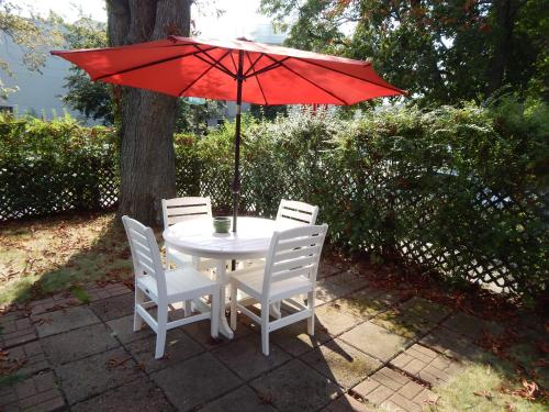 شرفة/ تراس, إيه فريندلي إن آت هارفارد (A Friendly Inn at Harvard) in كامبريدج