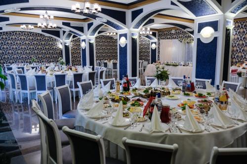 Étterem, Оздоровчий комплекс Гайки заїзд провулок Сухий Яр 12 (Оздоровчии комплекс Гаики заізд провулок Сухии Яр 12) in Zhytomyr