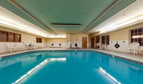 AmericInn by Wyndham Galesburg IL - image 7