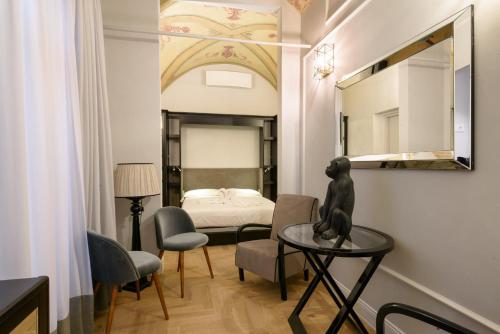 Vivaldi luxury suites, Florence