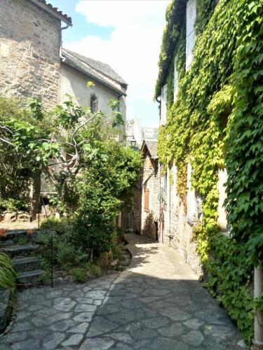 周邊環境, 佩爾洛隱士酒店 (Ermitage de Peyreleau) in 佩雷洛