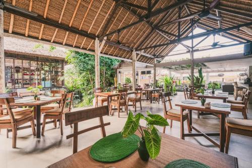 Restaurant, The Water Garden Hotel Bali in Candidasa