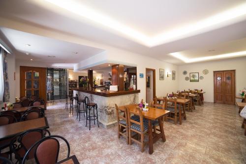 Hostal Sa Rota - main image