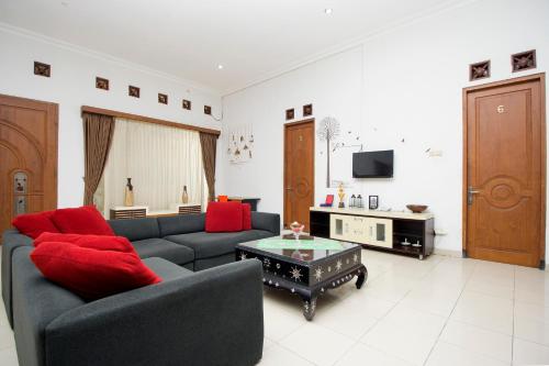 Super OYO Collection O 1061 Aliya Homestay