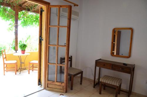 Vagia Beach Apartments - main image