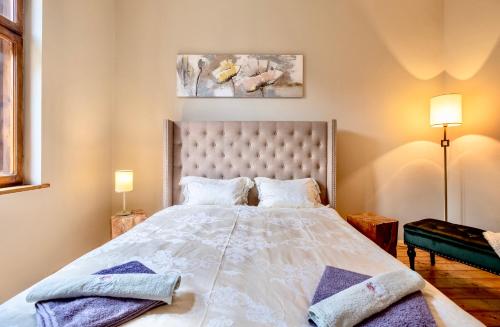 Upper- class Apartment in Sofia Center - image 13