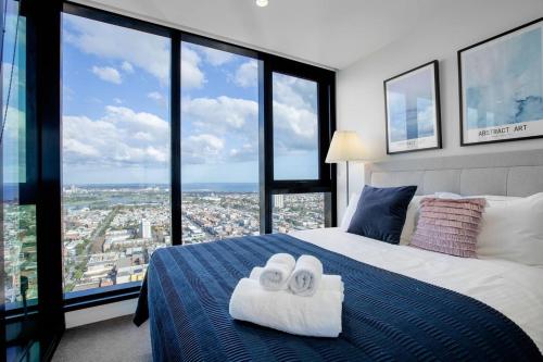 Skyline seaview 2BR with CARPARK