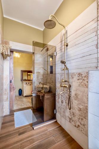 Upper- class Apartment in Sofia Center - image 9