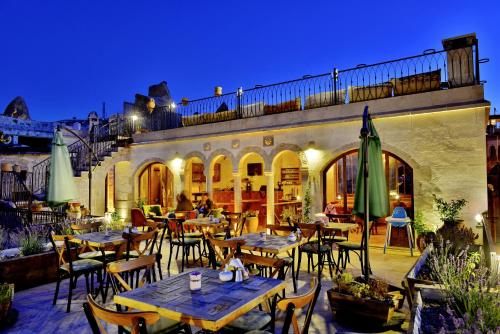 Caftan Cave Suites - image 12