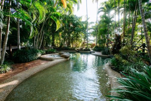 สระว่ายน้ำ, City Oasis Inn Townsville, SureStay Collection by BW in ทาว์นวิลล์ซิตี้เซ็นเตอร์