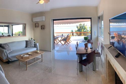 Theta Solutions Coastal Apartment in Loutraki