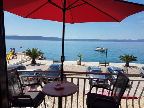  Cozy seaside apartment in Živogošće