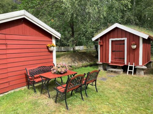 Aobrio Holidayhouse, authentic norwegian farmhouse close to Flåm