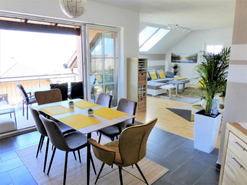 FeWo Atterseeperle - 80m2 mit See- und Gebirgsblick in Steinbaha Atersē