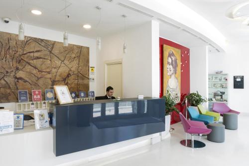 Hotel Cristina near Edenlandia