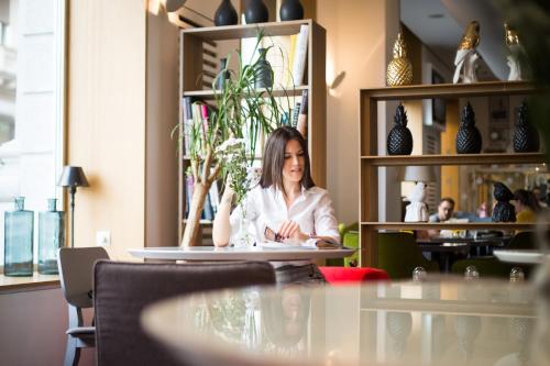 Jump INN Hotel Belgrade - main image