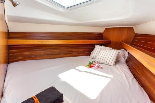  Sail Boat to Sleep, Unterkunft in Barcelona