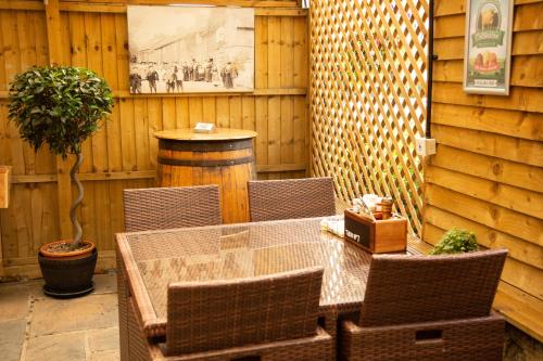Crown Inn - image 3