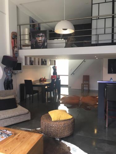  Loft Tikis Gallery in Lüttich