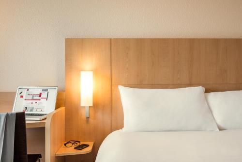 ibis Nantes Centre Tour Bretagne - image 14