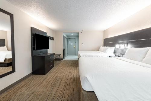 Standard Room with Two Queen Beds