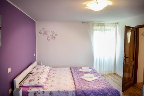 House Toni 1102 - image 2