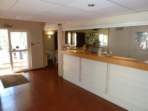 Lobby, Hotel & Restaurant Heliotel in Marie-Therese