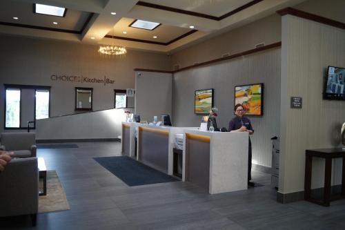 Radisson Hotel & Conference Centre West Edmonton - image 4